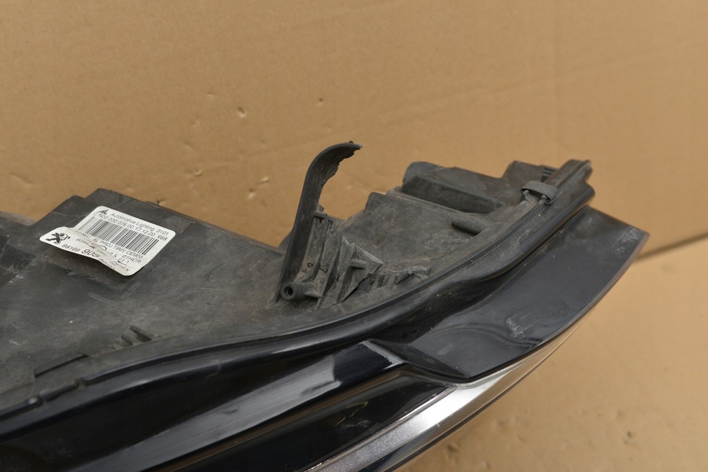 Peugeot 308 t9 рестайлинг  17-20 фара правый  перед линза led 9816990580-00 Киев