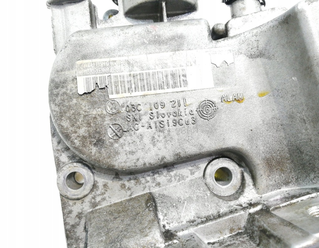 Кришка розподільного валу vw golf v 1.4 tsi 03c103464b Недорого