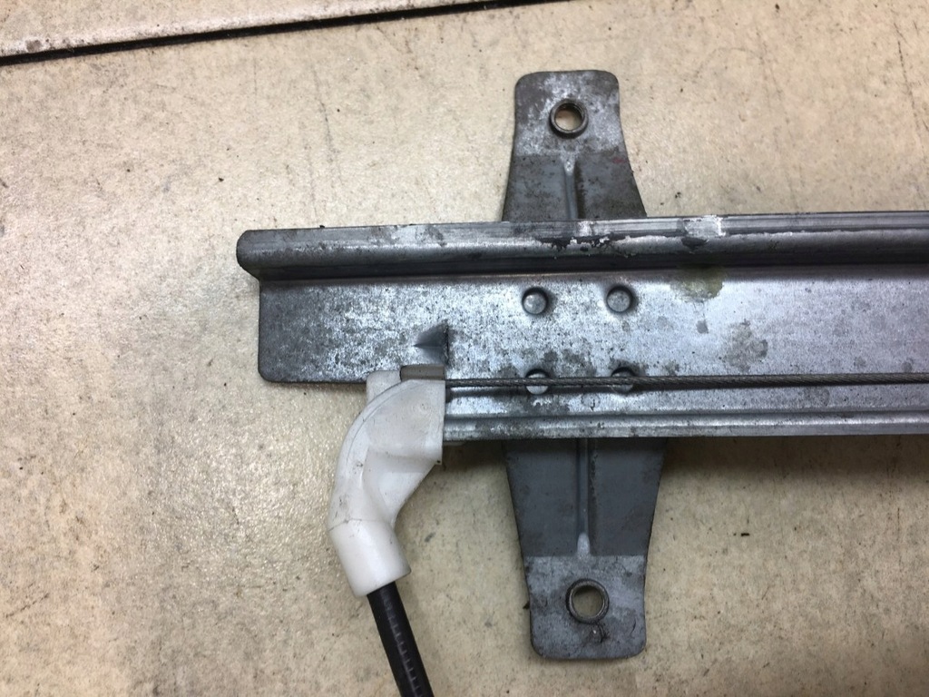 фото №8, Подъемник стекло левый задняя primera p11 2 pin