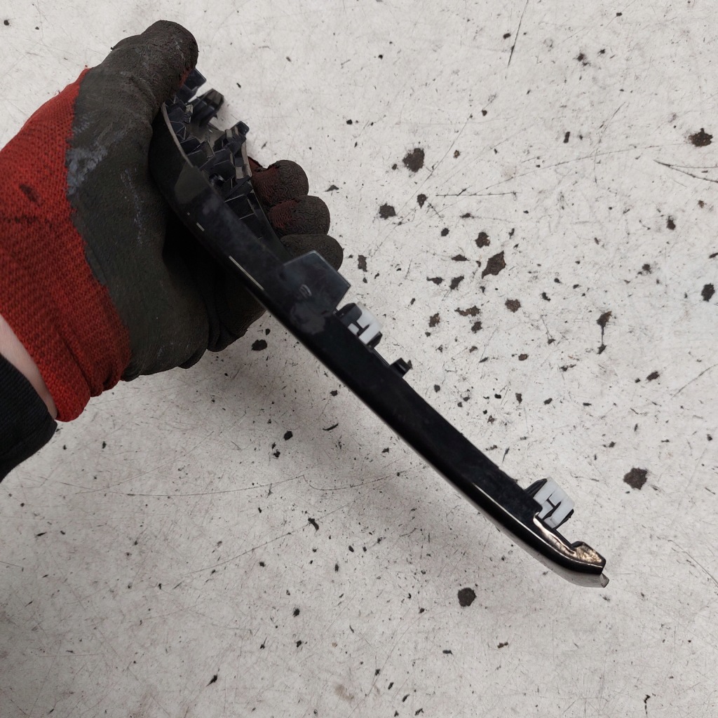 фото №8, Peugeot 208 ручка дверь накладка левый перед