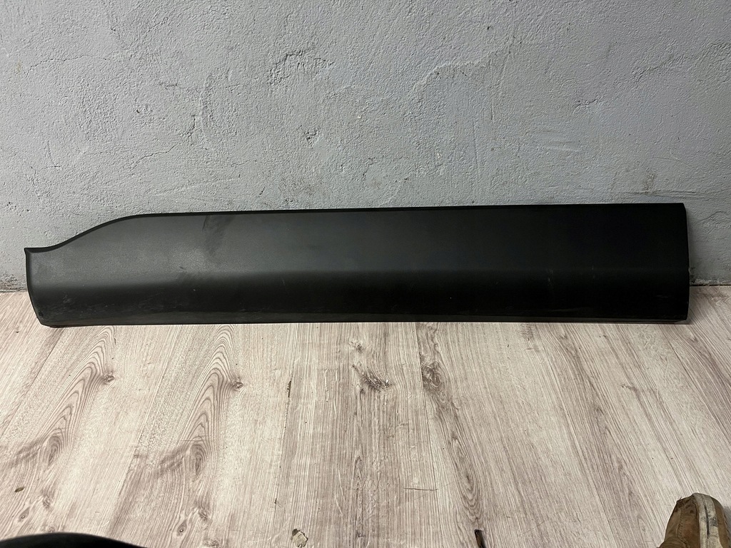 фото №1, Toyota corolla cross молдинг дверь левый перед 75732-16730