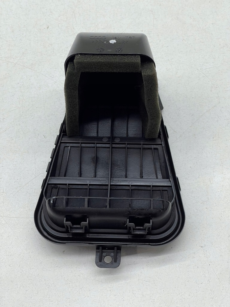 фото №12, Audi a6 c7 sedan решётка вентиляционная багажника левая / правая