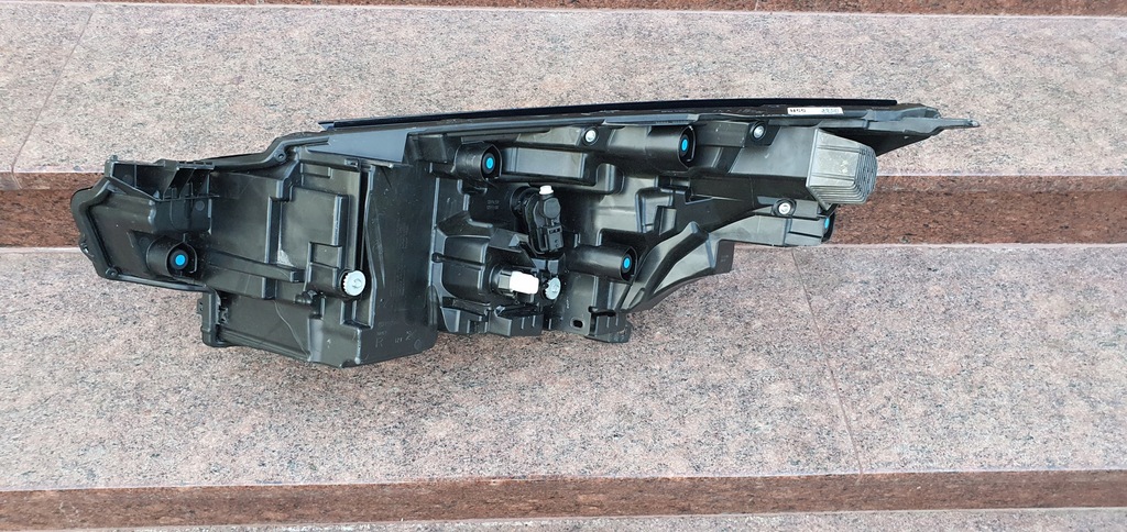 фото №11, Toyota ch-r chr ii 2 2023 - лампа передня перед права prismal led