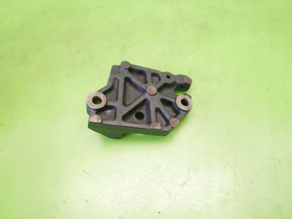 фото №8, Кронштейн кронштейн nissan primera i p10 2.0 16v 90-96