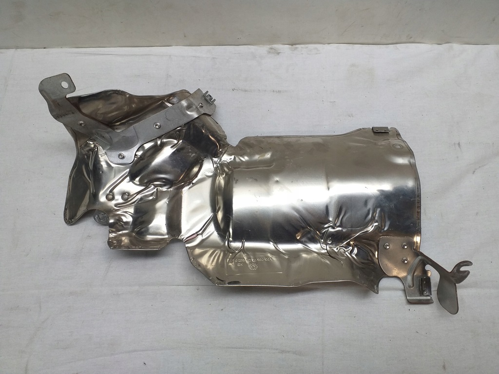 фото №1, Mercedes w257 защита тепловая катализатора