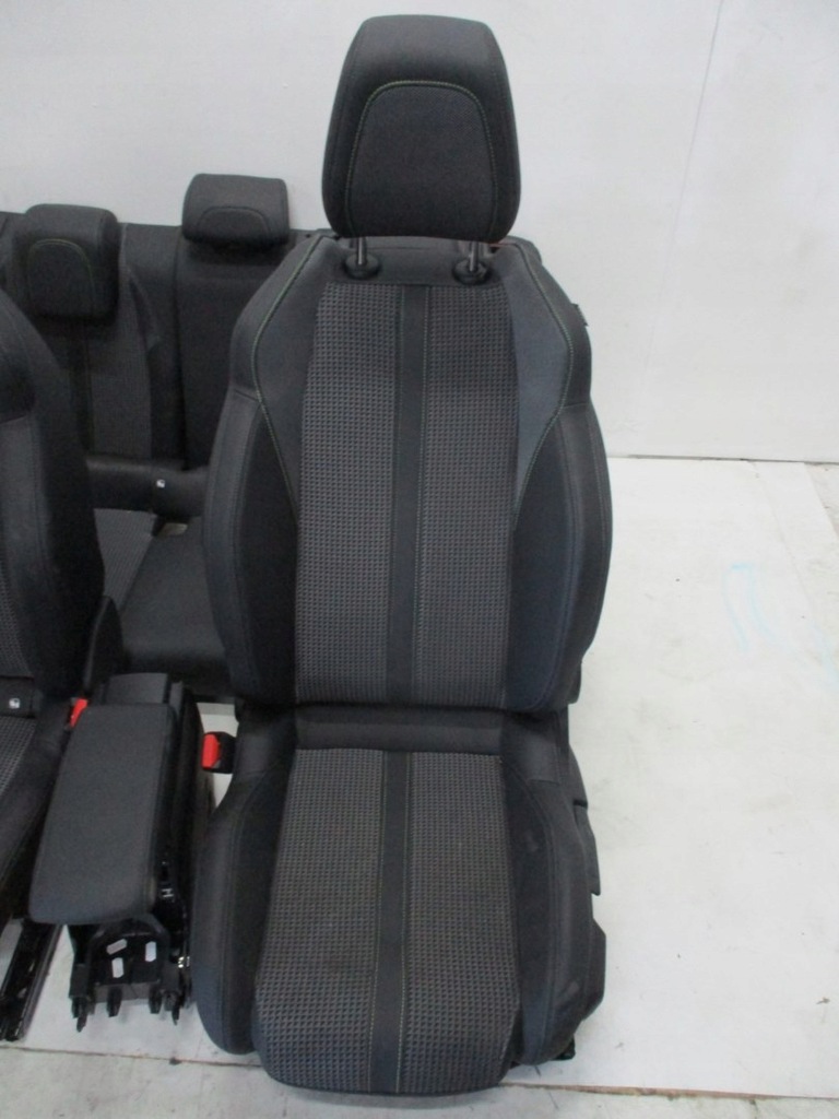 фото №6, Обивка pół кожа сиденья peugeot 2008 ii