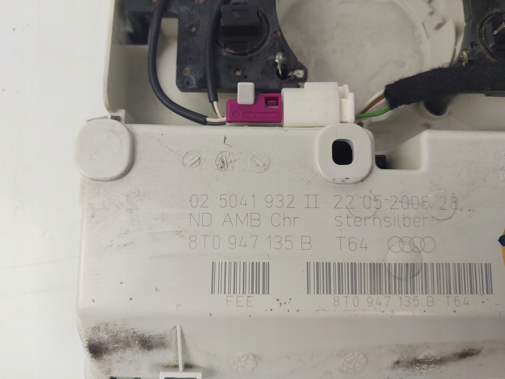 фото №7, Лампа освітлення кабіни бардачок 8t0947135b 8k0951177 audi a4 b8
