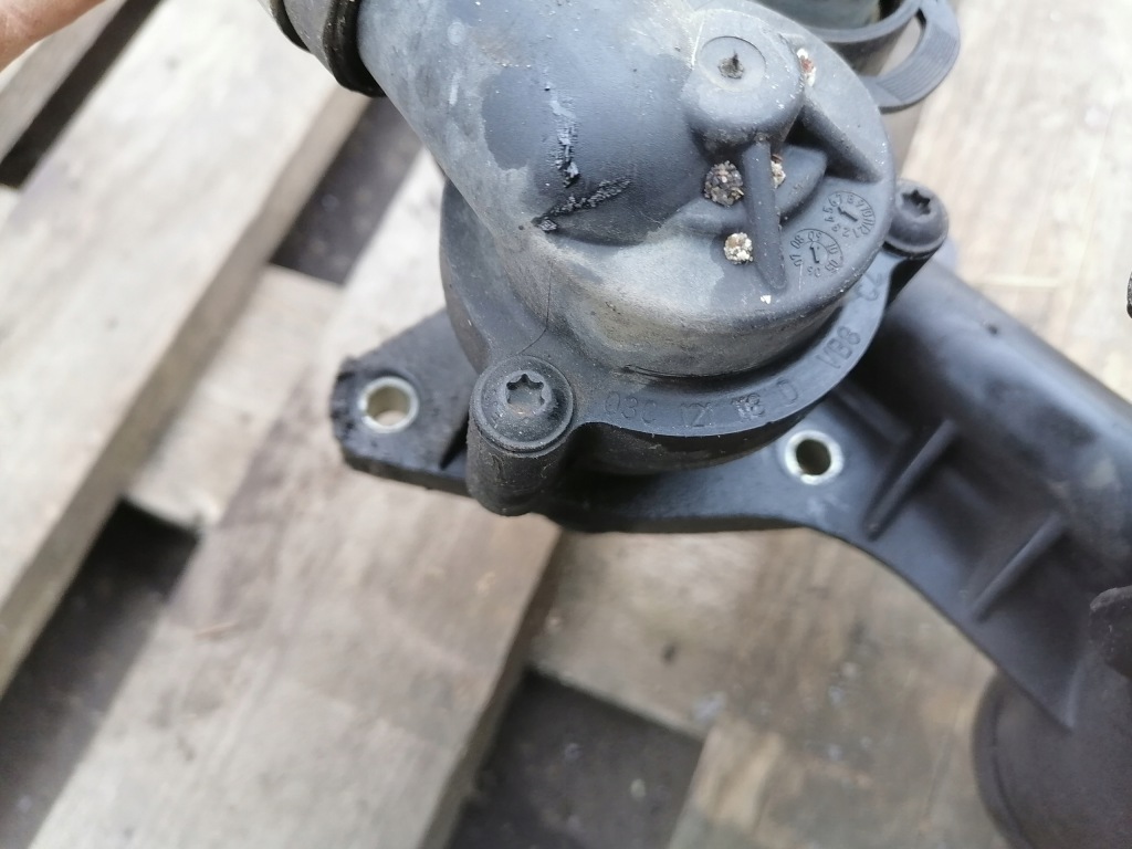 фото №6, Корпус термостата vw touran 1.4 tsi 03c121121d
