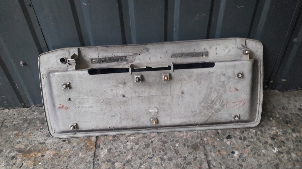 фото №6, Накладка крышки багажника space wagon