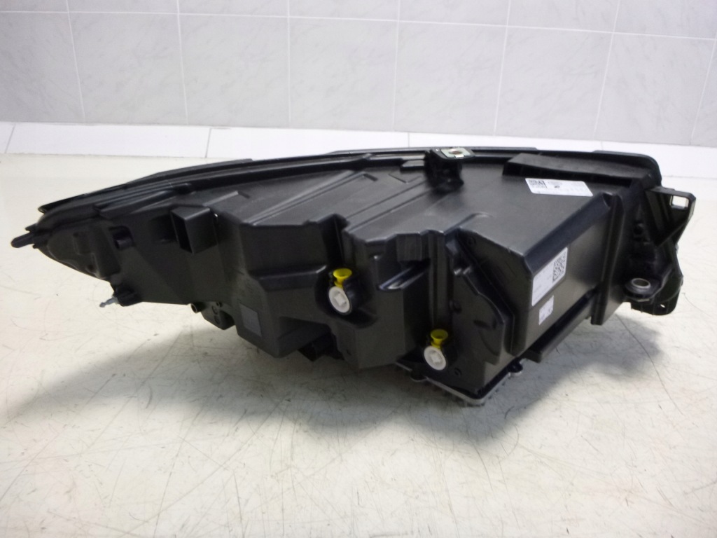 Lr discovery sport рестайлинг  фара перед led европа  новая le в Украине