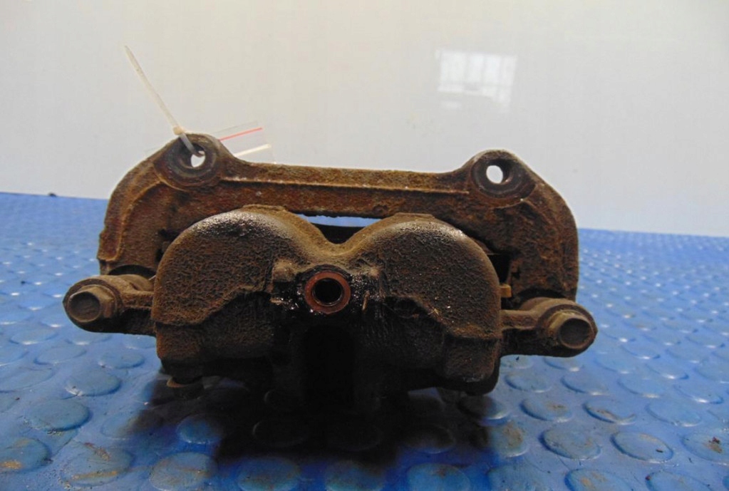 фото №1, Hyundai santa fe ii 2.2crdi суппорт левый перед