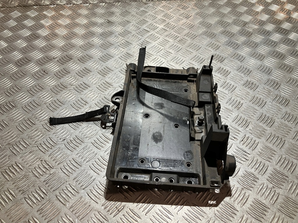 фото №1, Основание аккумулятор mercedes a klasa w177