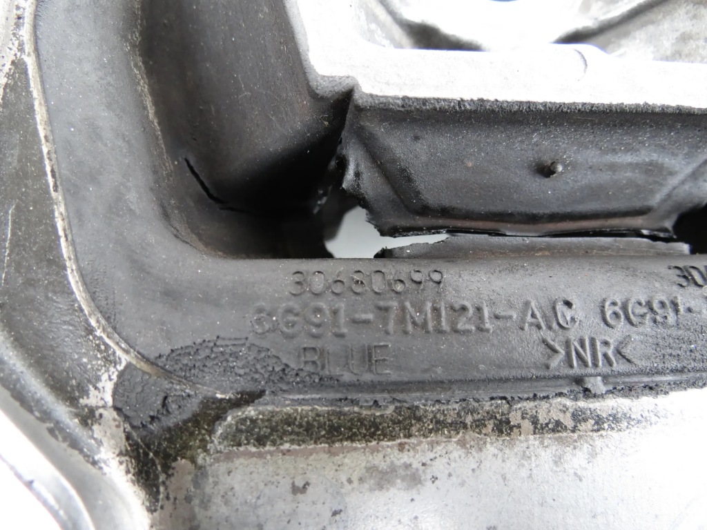 фото №12, Подушка кронштейн кронштейн коробки передач volvo v70 iii s80 ii 2.0f