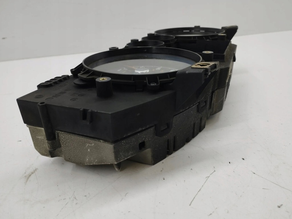 фото №6, Bentley flying spur 2005 счетчик