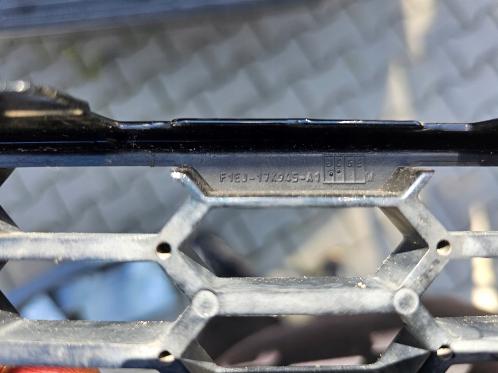 Купить Спойлер решётка бампер ford focus mk3 рестайлинг  15-18 st st-line перед передний