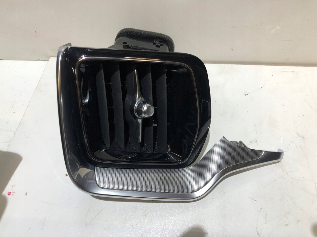 фото №5, Volvo v60 ii рамка навигации накладки воздуховоды хром декоры приборная панель панель