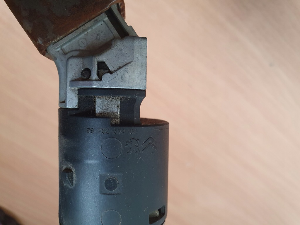 фото №9, Колонка рулевая крестовина peugeot 208