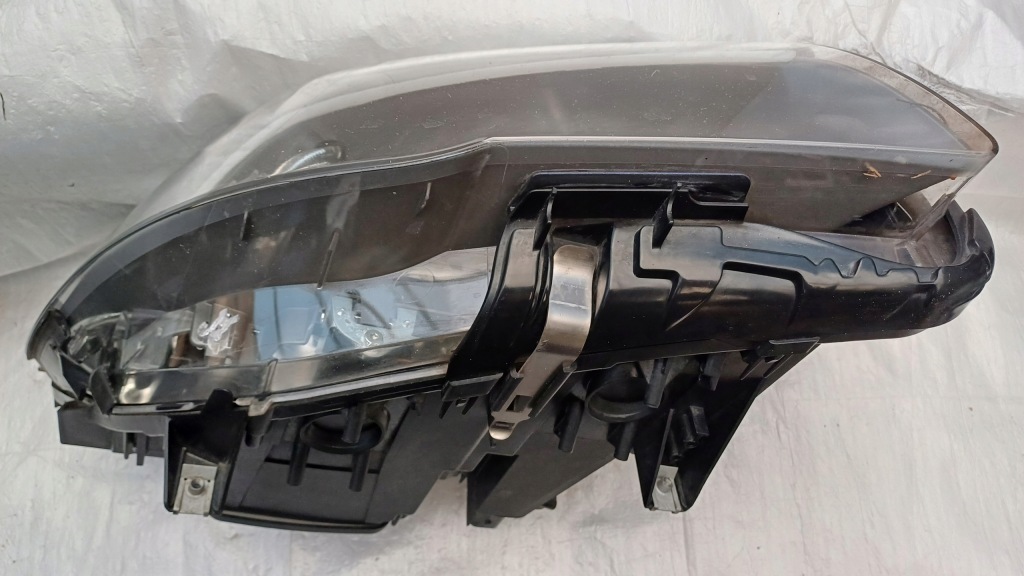 Лампа правий hella bmw 5 f10/f11 , 12.09-06.13 720324208 оригінал європа права Доставка