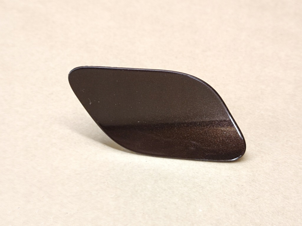 Купить Правая заглушка распылителя бампера xc40 kolor722