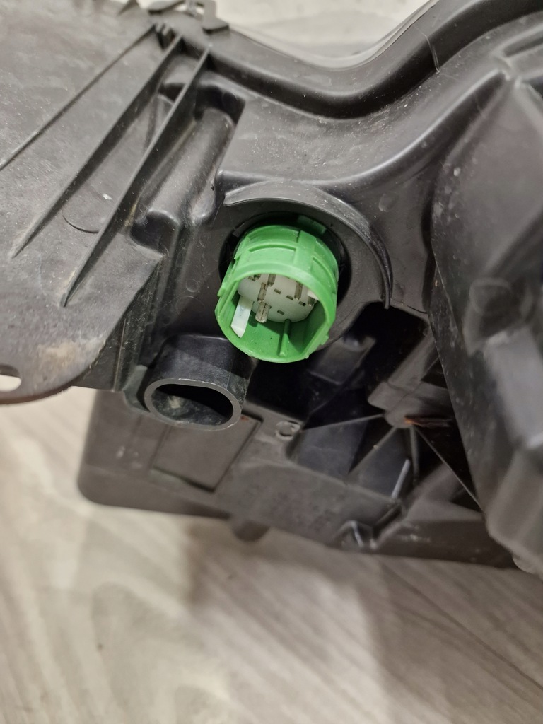 фото №9, Ferrari roma лампа права перед 904370