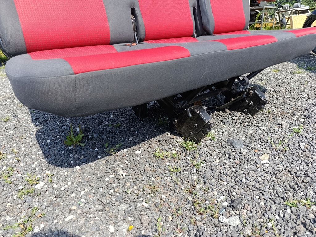 фото №8, Vw t5 заднее сиденье трёхместная трёхместное сиденье czarno-czerwony материал