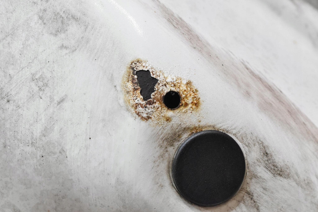 Капот кришка двигуна білий dacia dokker 1 1 рестайлінг  17-21 Зі Шроту