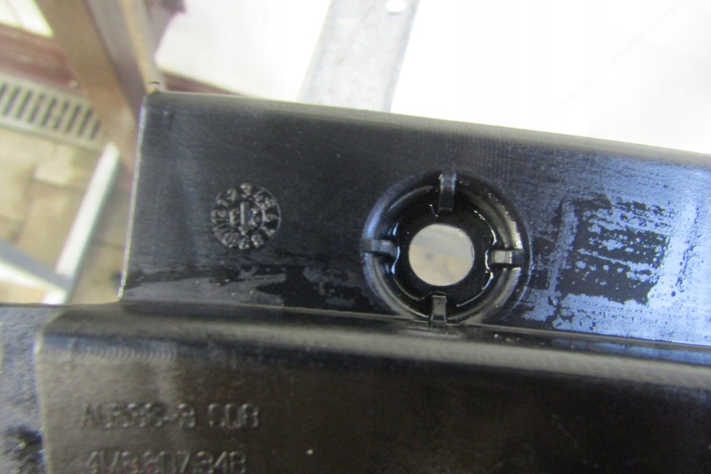 фото №7, Напрямна кронштейн кронштейн бампер задня права правий audi q8 sq8 4m0 19-