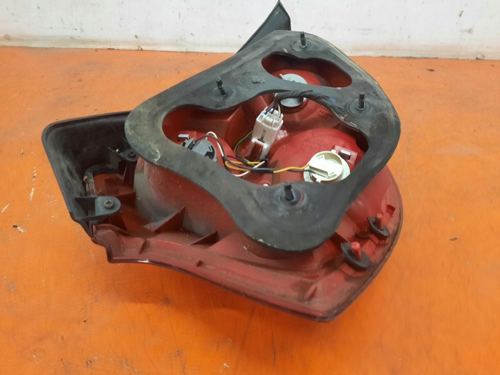 фото №8, Kia ceed i 1.6 crdi 07-10 лампа задняя правая наружная 924021h0