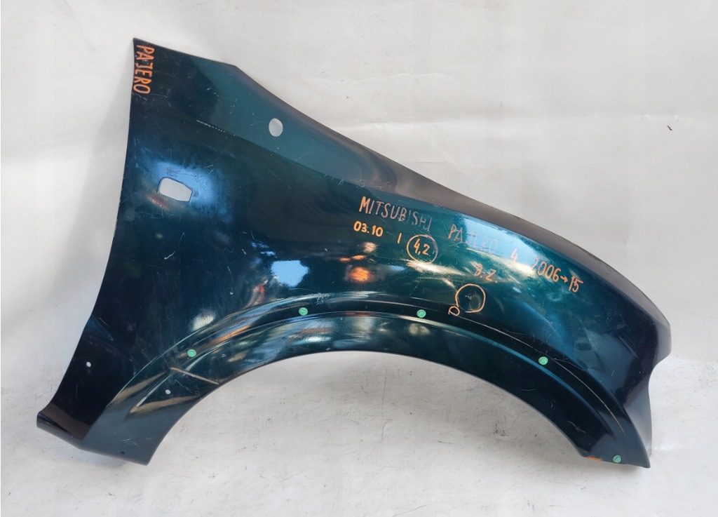 фото №11, Крыло левый / правый mitsubishi pajero 4 2006-2021