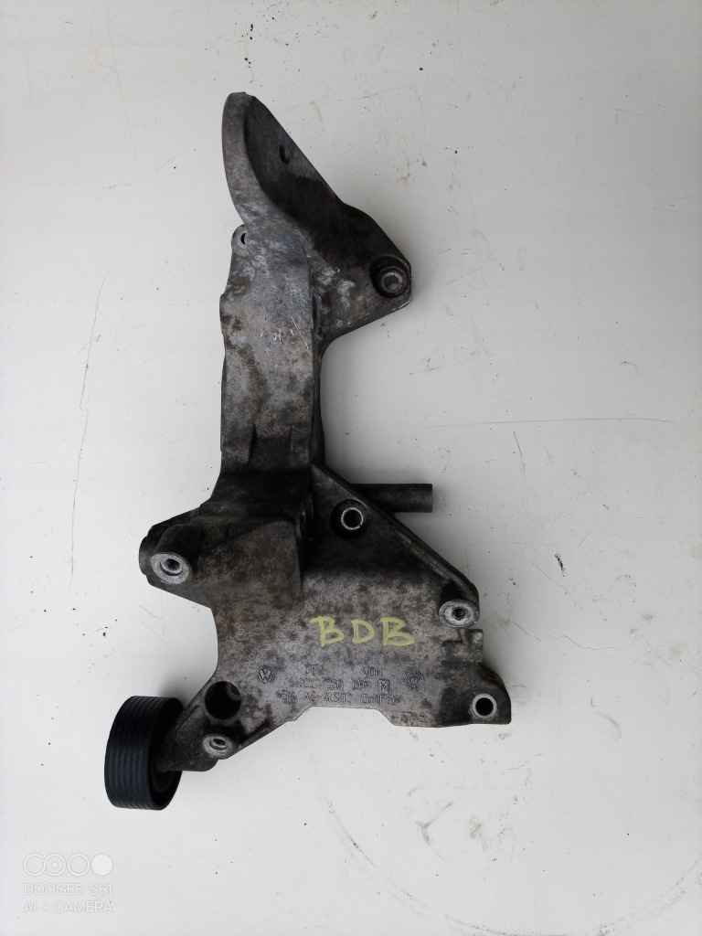 Купить Audi a3 8p golf v 3.2 fsi r32 bdb кронштейн двигателя генератора 022260089m