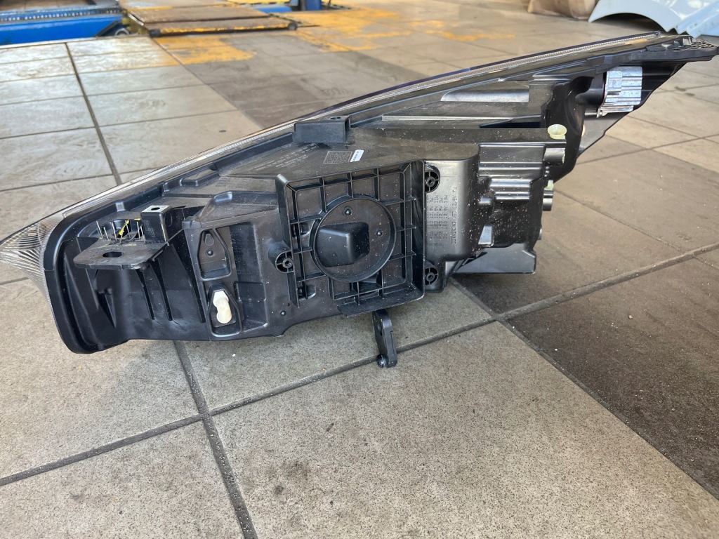 Фара правий передня ford focus mk4 iv рестайлінг  led Оригінал