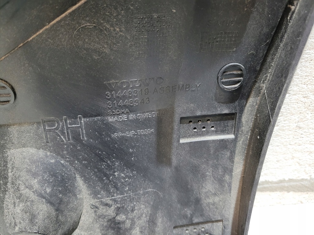 фото №5, Молдинг дверь правый задняя volvo xc40