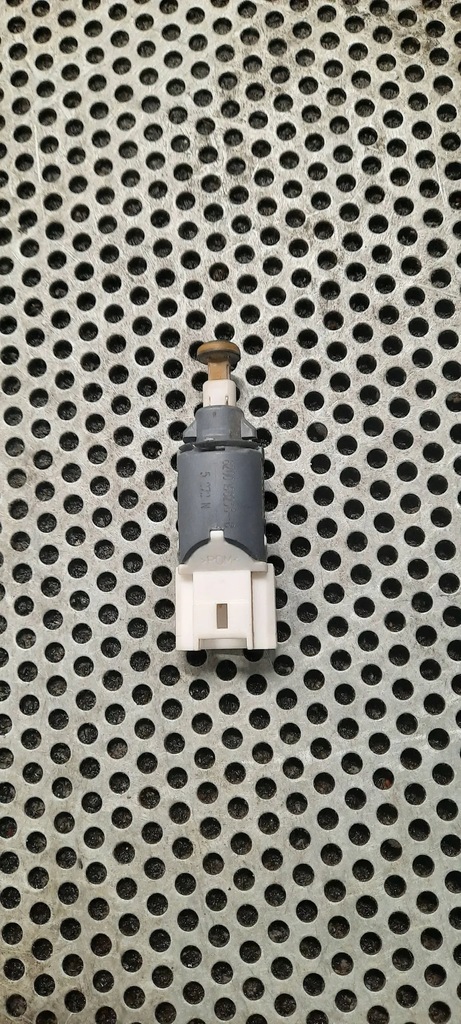 фото №1, Датчик гальма 8200168238 master