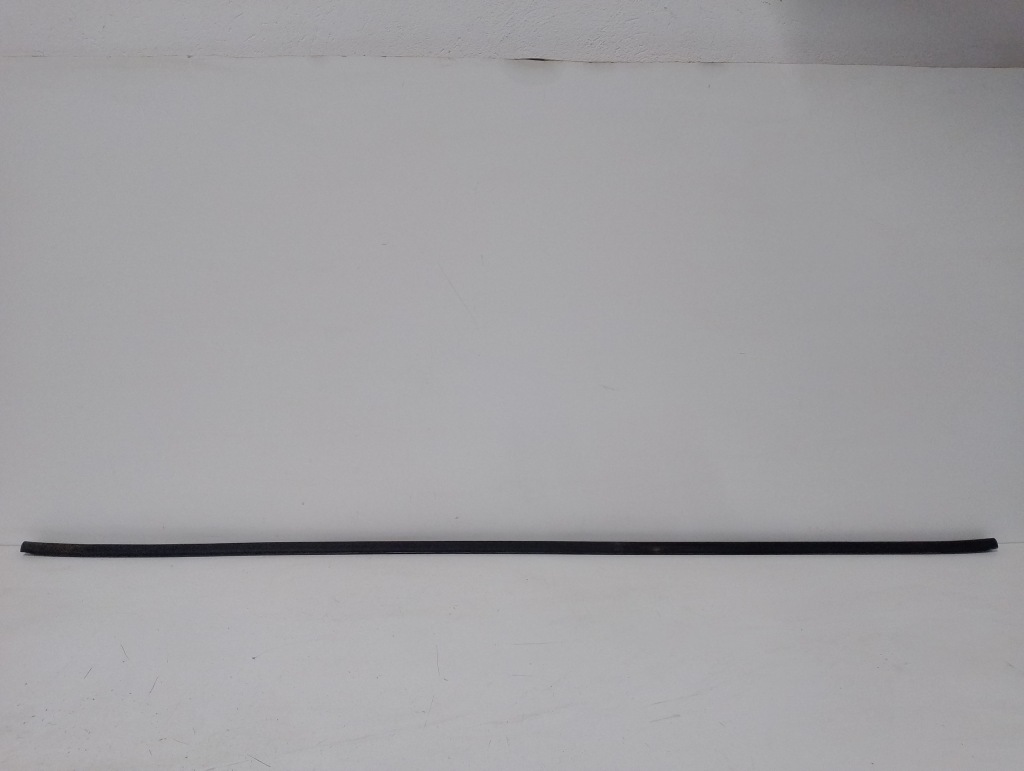 фото №1, Audi q3 ii правая прокладка порог 83a833178