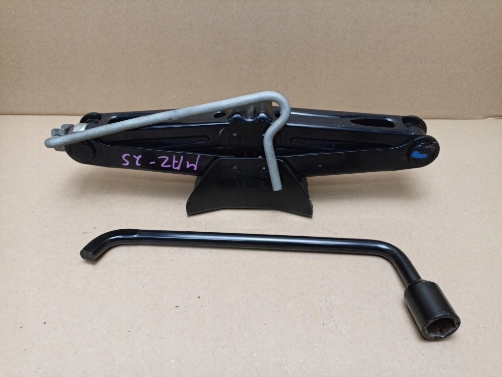 фото №1, Домкрат автомобильный peugeot 208 2013