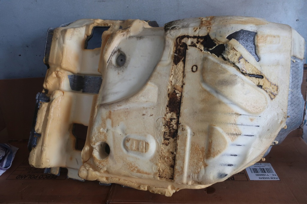 фото №6, Volvo s40 ii v50 килимок водія обшивка ліва 04-11eur