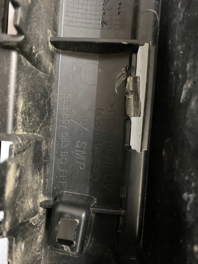 фото №11, Porsche macan gts 95b решётка бампера средняя 21-