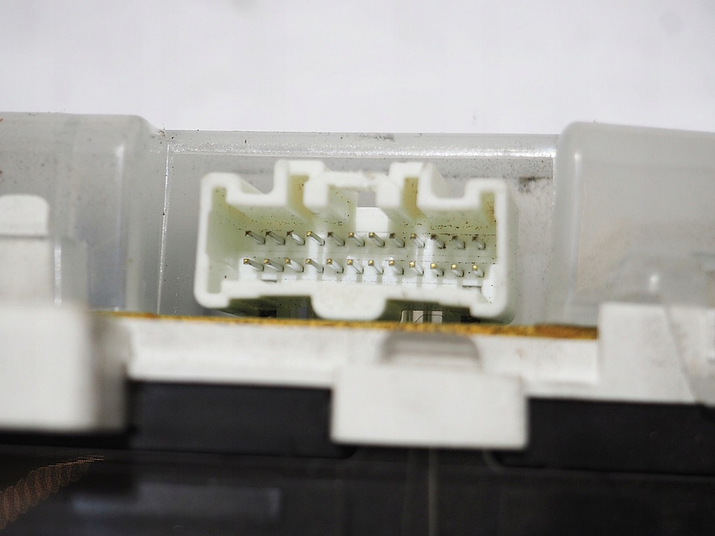 фото №9, Mazda 5 бензин счетчик приборы c23555430 cd cc33 b