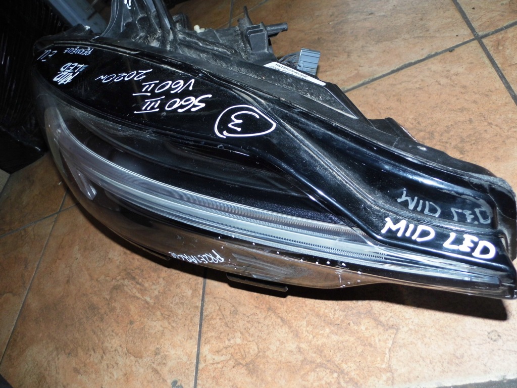 фото №12, Volvo s60 iii v60 ii 20' лампа правий перед full led 32314166