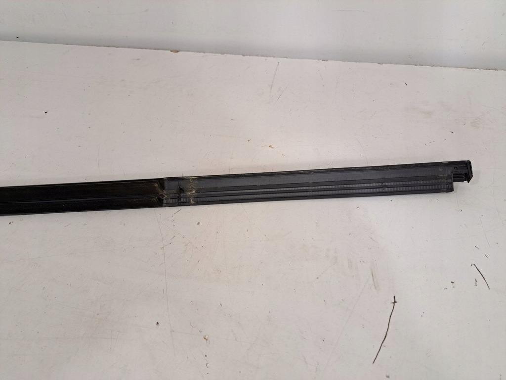 фото №12, Bmw x7 g07 2023 молдинг / прокладка стекло дверь задних