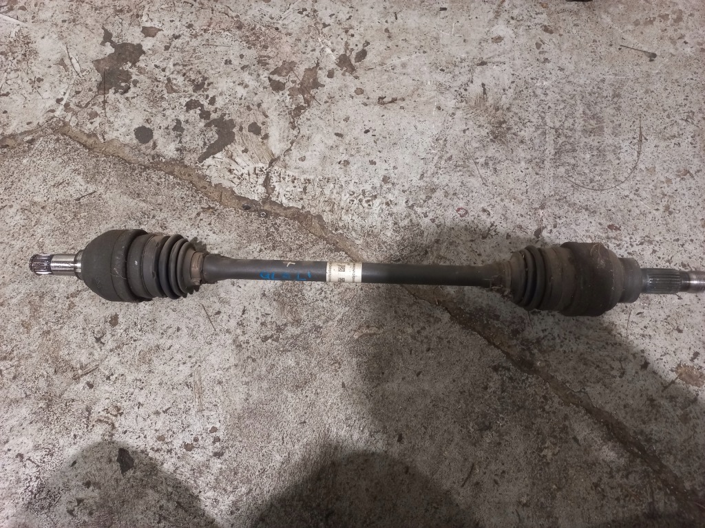 Купити Привідний вал задня ліва mercedes gla w156 x156