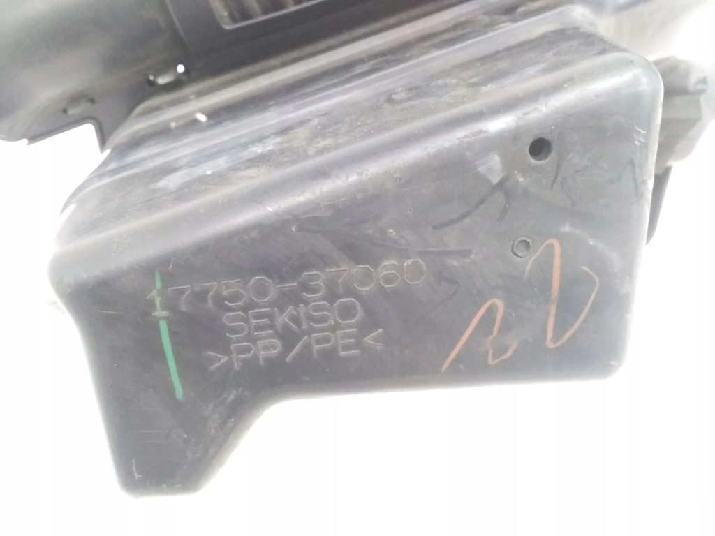 фото №6, Toyota prius xw30 2012 резонатор / воздухозаборник воздуха