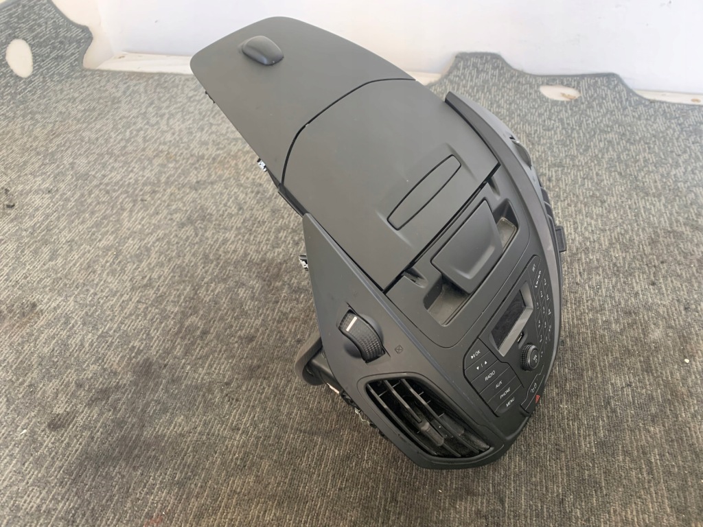 фото №3, Ford transit courier 21r панель радио бардачок оригинал