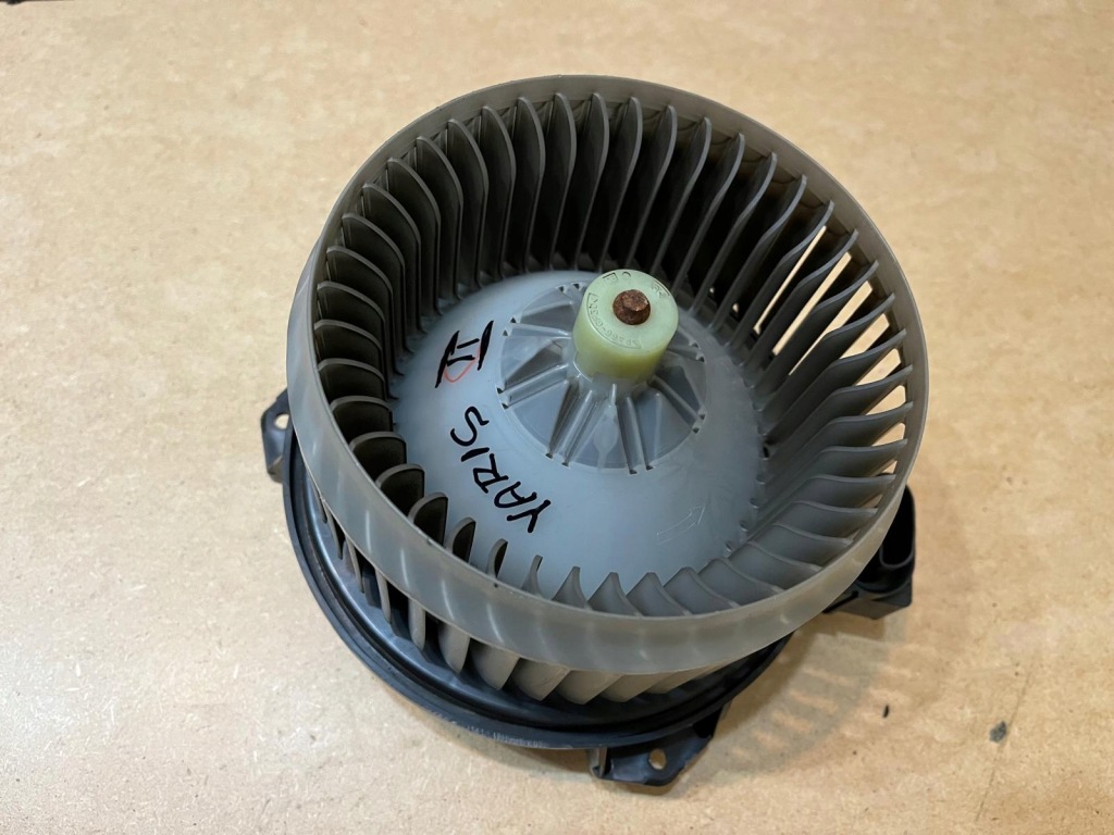 Купить Toyota yaris 2 воздуходувка обдув 272700-0311