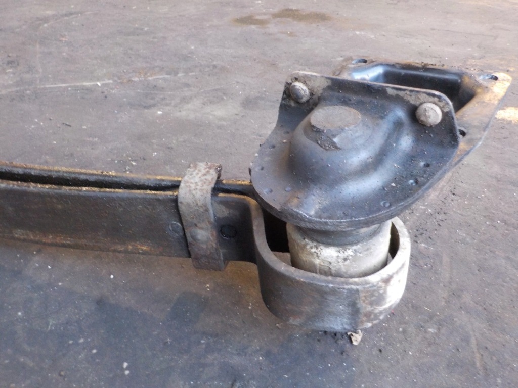 Рессора mercedes vario 814d 4.2d 136km ,dł 170cm ,od oczka do oczka 155cm с Разборки