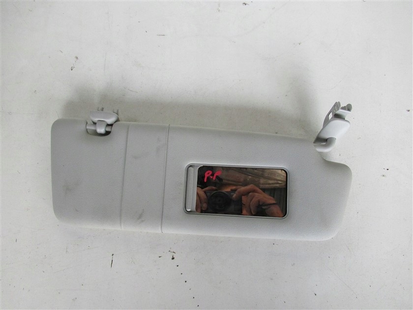 Купити Накладка сонцезахисна права audi a4 b7 04-07 r