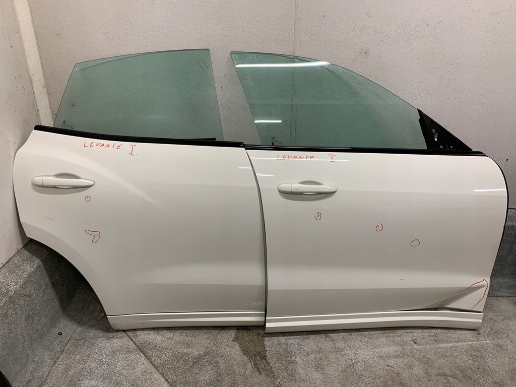 фото №1, Maserati levante дверь правое задняя задние