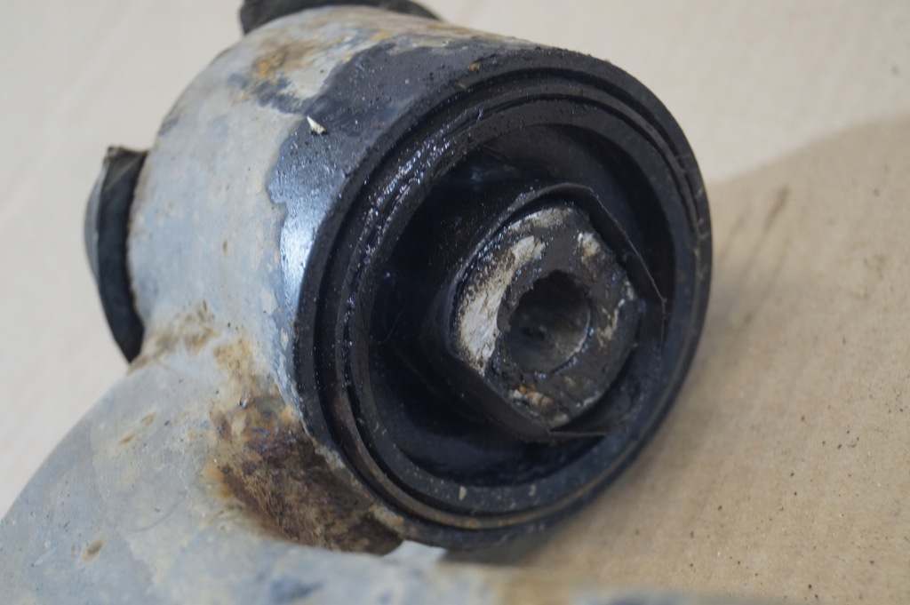 фото №6, Рычаг левый перед land rover discovery iii 2.7