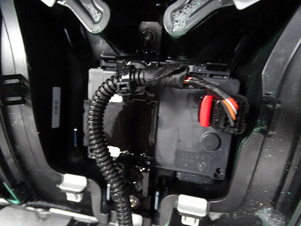 фото №10, Перед бампер передній капот лампа права + ліва maserati grecale