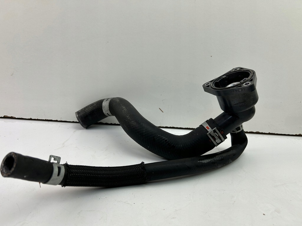 фото №6, Toyota auris ii hybrid патрубок корпус термостата